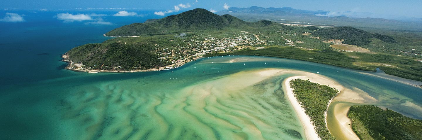A BEAUTIFUL, UNSPOILT, SMALL HISTORIC COASTAL TOWN ON THE REEF