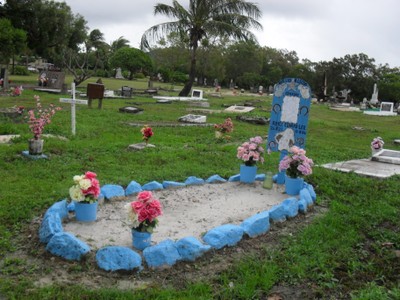 Family_grave-cheyenne.JPG