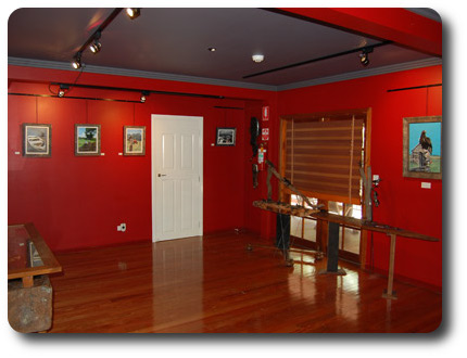 Black Cockatoo Gallery